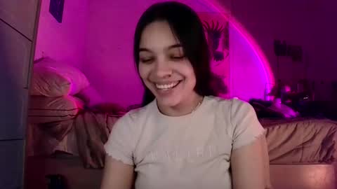 Snapshot of sweetieslikebutter chatting on 12-18-24, 05:37 Blu Sweets online show from 12-18-24, 05:37