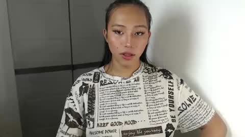 Snapshot of sweetiie_caren chatting on 03-09-26, 04:11 CAREN online show from 03-09-26, 04:11