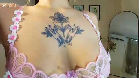 Snapshot of sweetjenna__ chatting on 07-23-26, 11:02 sweetjenna__ online show from 07-23-26, 11:02