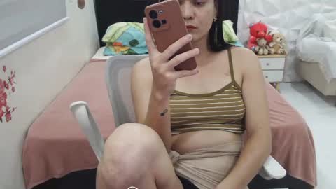 Snapshot of sweetjhenn69 chatting on 06-23-26, 03:26 sweetjhenn69 online show from 06-23-26, 03:26