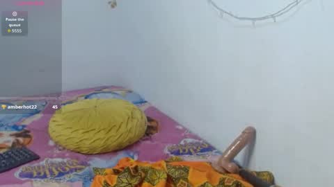 Snapshot of sweetjuicyclit chatting on 04-30-26, 11:53 zuri online show from 04-30-26, 11:53