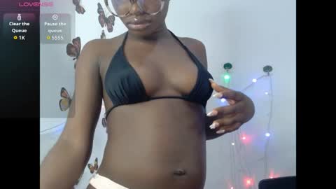 Snapshot of sweetjuicyclit chatting on 05-31-26, 12:45 zuri online show from 05-31-26, 12:45