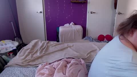 Snapshot of sweetkiitty3 chatting on 06-04-26, 12:00 Jazzy online show from 06-04-26, 12:00