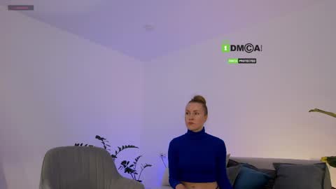 SweetKira1 online show from 06-03-26, 02:33
