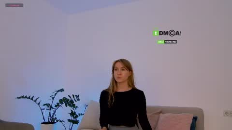 SweetKira1 online show from 07-28-26, 04:39