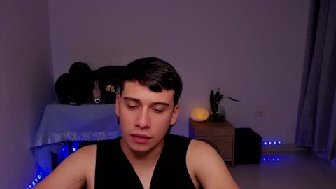 Snapshot of sweetlian_04 chatting on 12-07-24, 03:25 Lian online show from 12-07-24, 03:25