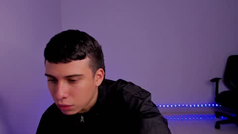 Snapshot of sweetlian_04 chatting on 01-13-25, 02:18 Lian online show from 01-13-25, 02:18