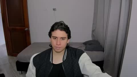 Snapshot of sweetlian_04 chatting on 10-09-25, 07:12 Lian online show from 10-09-25, 07:12