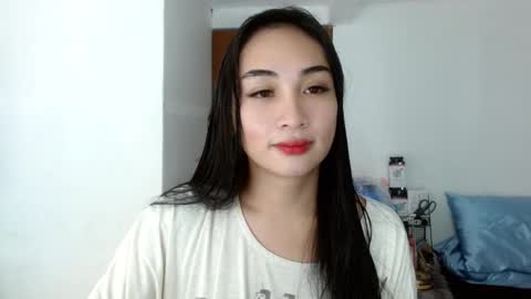 Snapshot of sweetlilly_18 chatting on 12-21-24, 11:11 Lilly online show from 12-21-24, 11:11