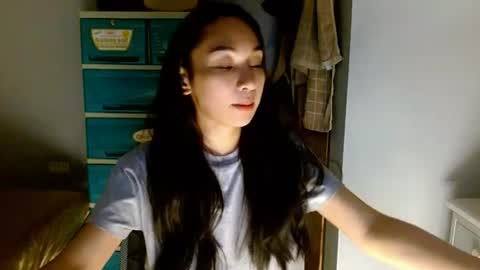 Snapshot of sweetlilly_18 chatting on 07-29-26, 03:04 Lilly online show from 07-29-26, 03:04