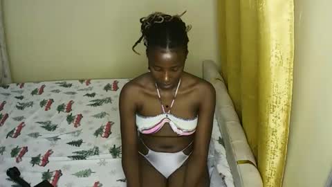 sweetlily_30 online show from 04-11-26, 07:45