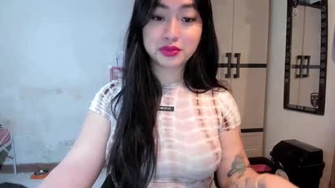 Snapshot of sweetlovepinay04 chatting on 03-09-25, 12:21 Zoe online show from 03-09-25, 12:21
