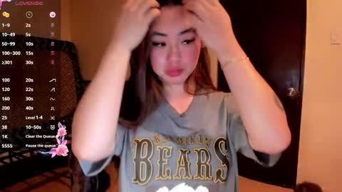 Snapshot of sweetlovepinay04 chatting on 05-27-26, 04:53 Zoe online show from 05-27-26, 04:53
