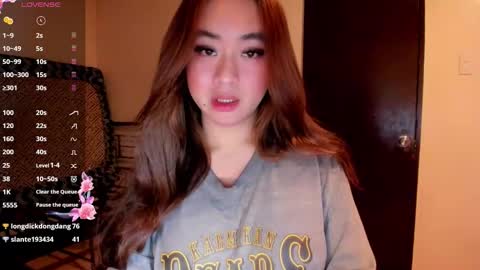 Snapshot of sweetlovepinay04 chatting on 06-05-26, 06:52 Zoe online show from 06-05-26, 06:52