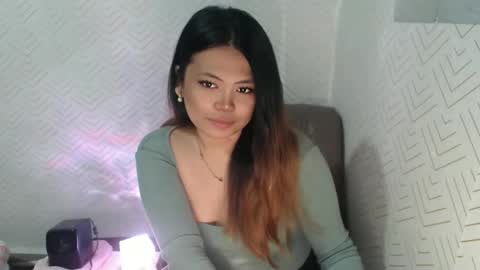 Snapshot of sweetlover_nicole chatting on 05-12-26, 07:11 NICOLE online show from 05-12-26, 07:11
