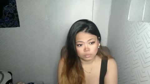 Snapshot of sweetlover_nicole chatting on 05-24-26, 08:03 NICOLE online show from 05-24-26, 08:03
