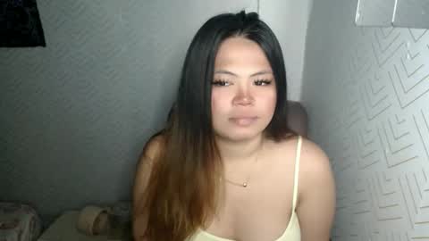 Snapshot of sweetlover_nicole chatting on 06-06-26, 06:12 NICOLE online show from 06-06-26, 06:12