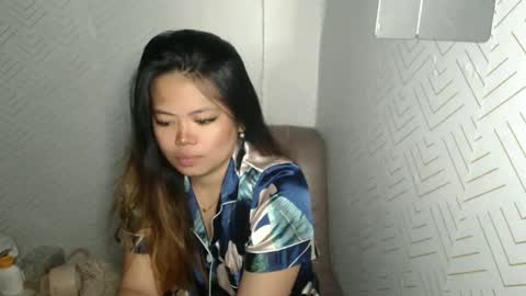 Snapshot of sweetlover_nicole chatting on 06-09-26, 12:44 NICOLE online show from 06-09-26, 12:44