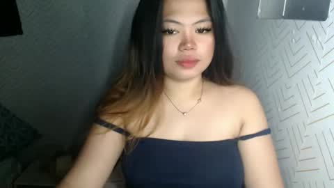 Snapshot of sweetlover_nicole chatting on 06-10-26, 12:22 NICOLE online show from 06-10-26, 12:22
