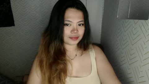 Snapshot of sweetlover_nicole chatting on 06-11-26, 06:28 NICOLE online show from 06-11-26, 06:28