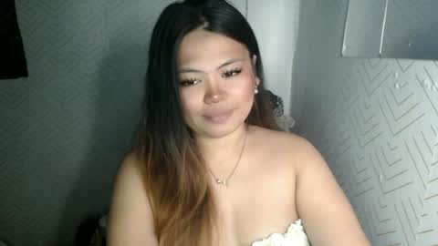 Snapshot of sweetlover_nicole chatting on 06-13-26, 05:22 NICOLE online show from 06-13-26, 05:22
