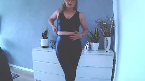 sweetmarthaaa online show from 06-15-26, 08:49