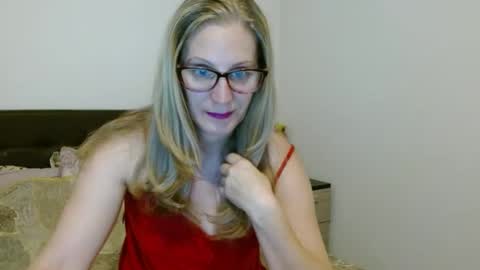 Snapshot of sweetmayaxoxo chatting on 12-10-24, 03:12 sweetmayaxoxo online show from 12-10-24, 03:12