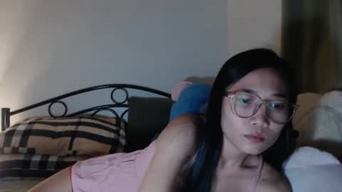sweetmeeoowe_69 online show from 03-22-26, 07:28