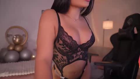 Snapshot of sweetmelii29 chatting on 10-11-25, 12:21 instagram melisabahamon online show from 10-11-25, 12:21