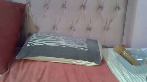 sweetmellowx1 online show from 03-07-25, 04:46