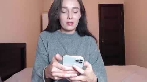 Mia online show from 01-06-26, 12:42