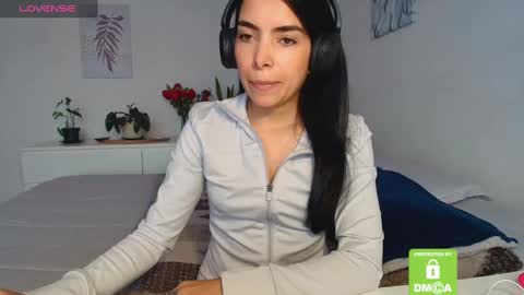 Sweet Mysterious online show from 11-19-25, 11:32