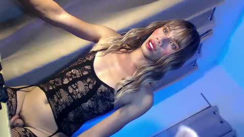 Snapshot of sweetnaughty_mia chatting on 07-07-26, 10:19 sweetnaughty_mia online show from 07-07-26, 10:19