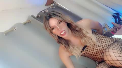 Snapshot of sweetnaughty_mia chatting on 07-18-26, 03:54 sweetnaughty_mia online show from 07-18-26, 03:54