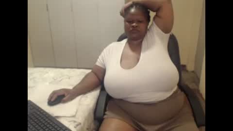 Snapshot of sweetnoziexxx chatting on 12-15-24, 02:37 sweetnoziexxx online show from 12-15-24, 02:37