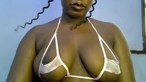Snapshot of sweetpetitgirl chatting on 04-30-26, 08:09 LILY BRANDY online show from 04-30-26, 08:09