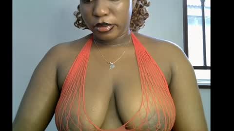 Snapshot of sweetpetitgirl chatting on 06-03-26, 08:06 LILY BRANDY online show from 06-03-26, 08:06