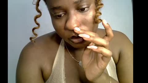 Snapshot of sweetpetitgirl chatting on 06-06-26, 08:13 LILY BRANDY online show from 06-06-26, 08:13