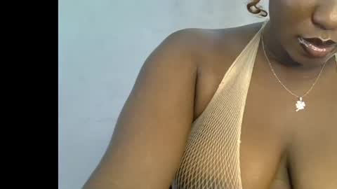 Snapshot of sweetpetitgirl chatting on 06-07-26, 08:18 LILY BRANDY online show from 06-07-26, 08:18