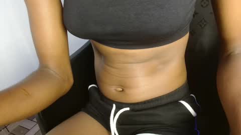 Snapshot of sweetpussy135 chatting on 10-22-25, 06:18 slim ivy online show from 10-22-25, 06:18