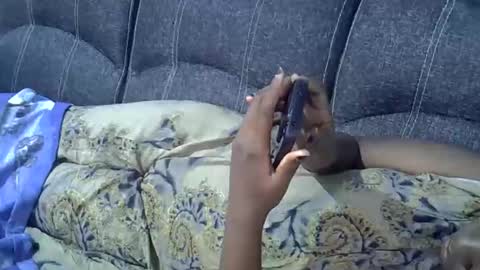 queen online show from 11-28-25, 06:38