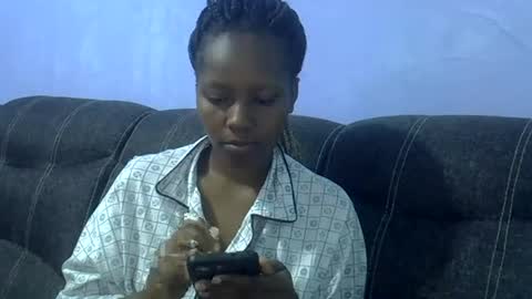 Snapshot of sweetqueen20 chatting on 06-13-26, 06:22 queen online show from 06-13-26, 06:22