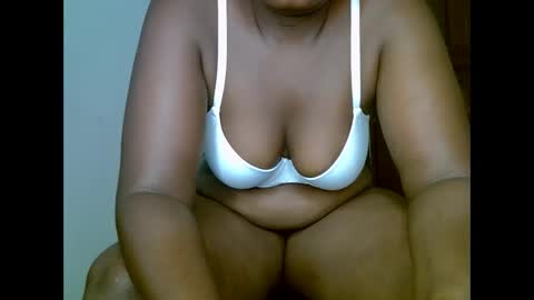 Snapshot of sweetrenne chatting on 02-19-25, 09:39 sweetrenne online show from 02-19-25, 09:39