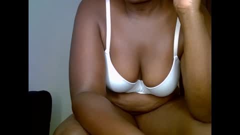 Snapshot of sweetrenne chatting on 09-12-25, 06:35 sweetrenne online show from 09-12-25, 06:35