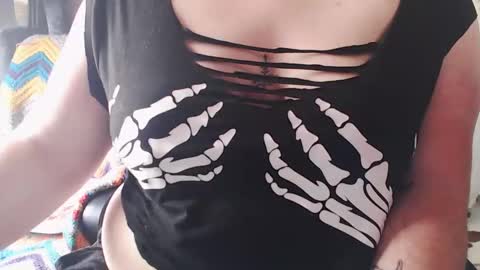 sweetsapphirepuppy online show from 01-14-26, 04:45