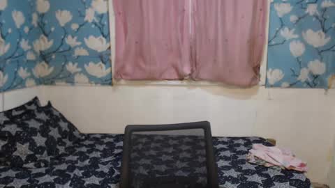 Snapshot of sweetsensation69xx chatting on 12-23-24, 05:43 Sweet online show from 12-23-24, 05:43