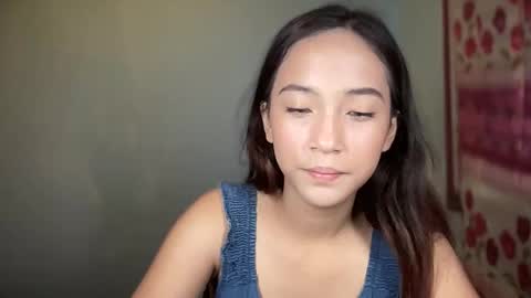 Mia online show from 11-17-25, 01:17