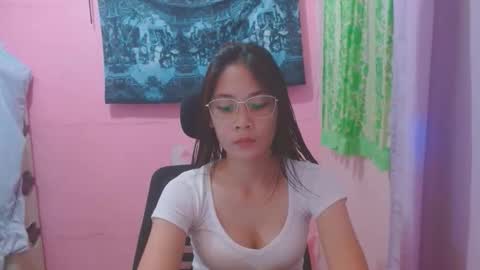 Mia online show from 05-31-26, 04:09
