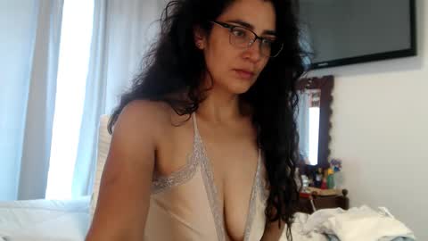 Dianis online show from 12-18-25, 05:19