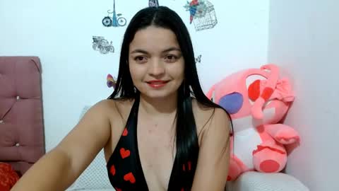 Snapshot of sweett_2026 chatting on 05-27-26, 02:30 sweet online show from 05-27-26, 02:30